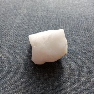 Raw milky quartz